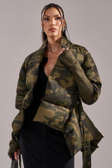 RIB SLEEVE PEPLUM PUFFER IN CAMO