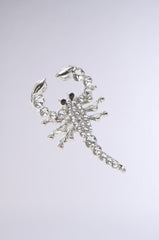CLAWS UP EARRING
