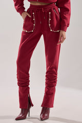COZY HOLIDAY PEARL JOGGER IN BURGUNDY
