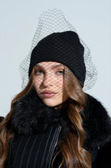 ROCKY MESH VEIL BEANIE