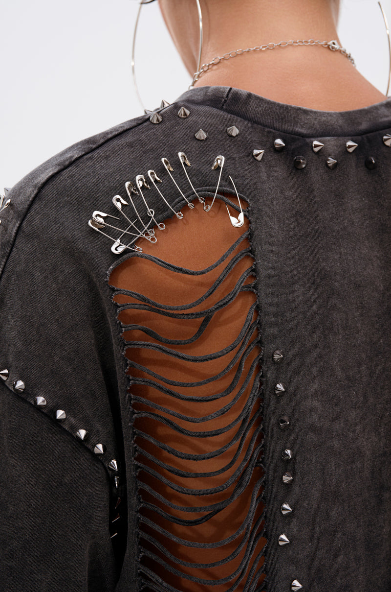 MARGOT DISTRESSED STUDDED SHORT SLEEVE TEE