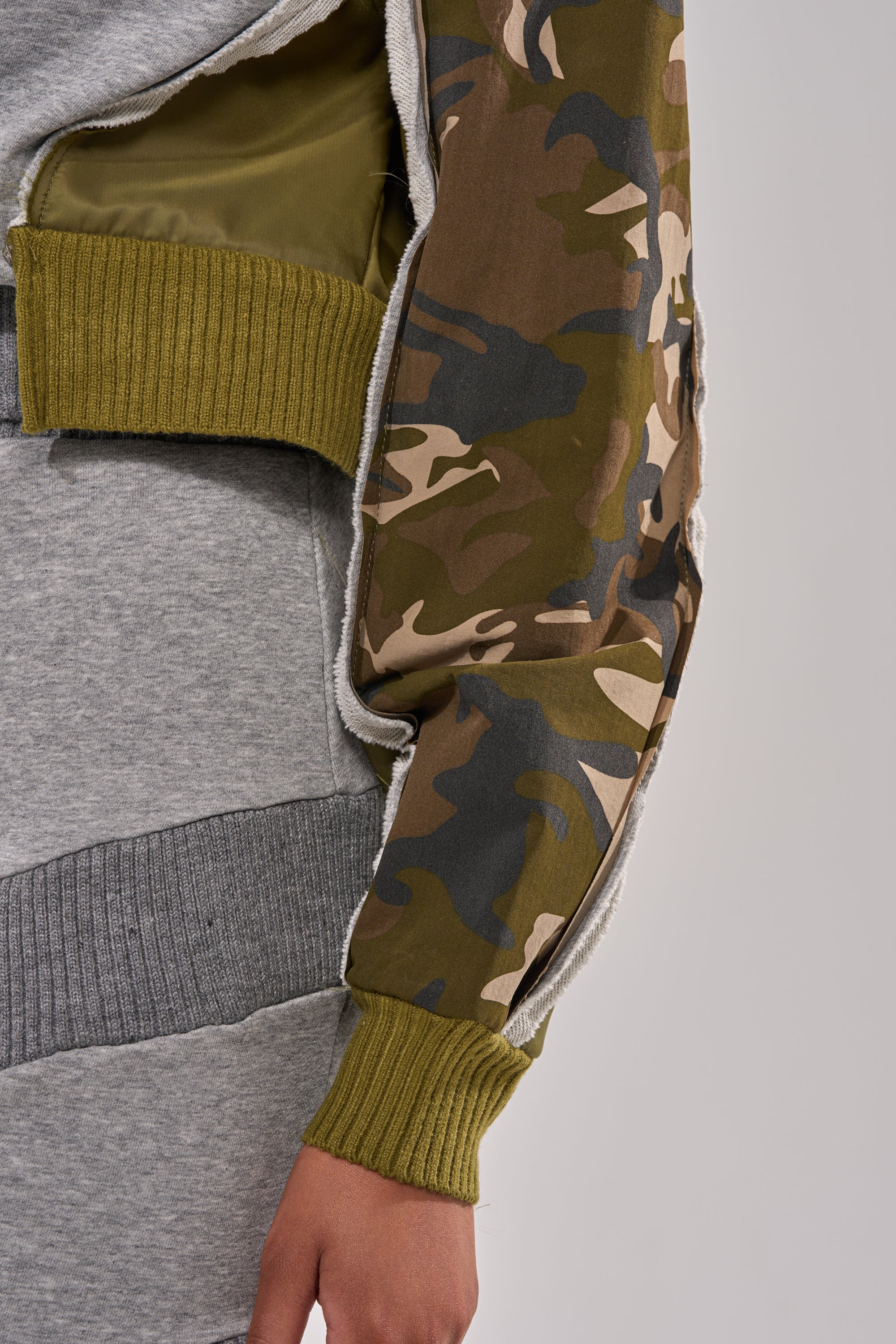 INES COLORBLOCKED SWEATSHIRT