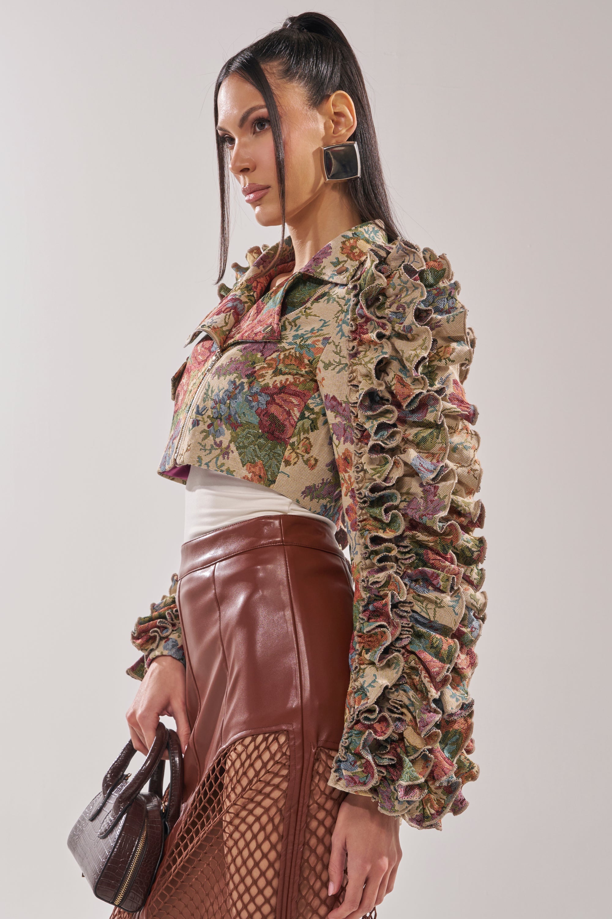 MAKE IT LOOK EASY TAPESTRY MOTO