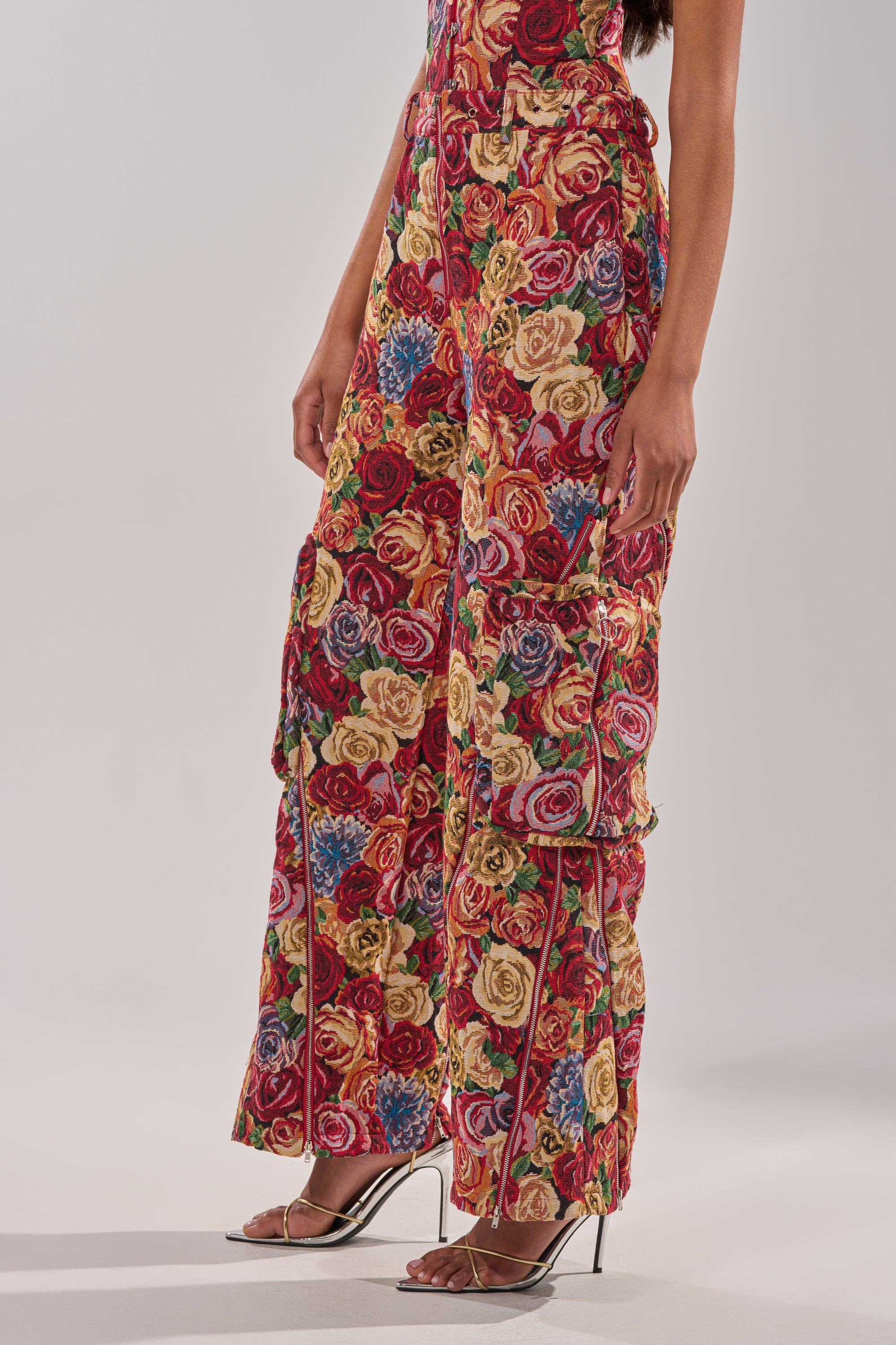 INTO THE THICK OF IT FLORAL CARGO PANT
