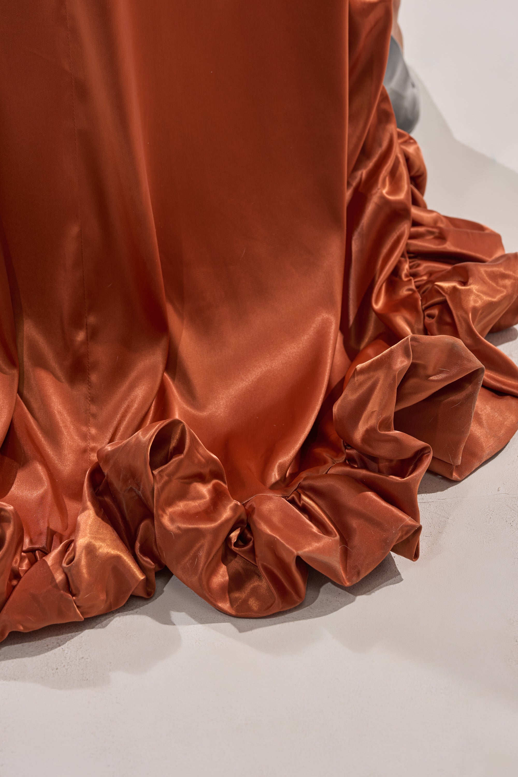 LOOK AT ME GO SATIN HIGH LOW SKIRT