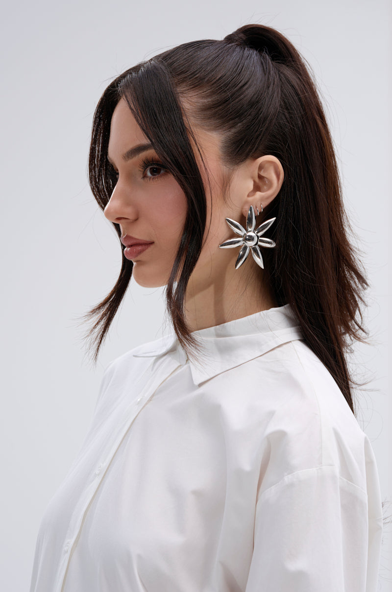 SARA EARRING