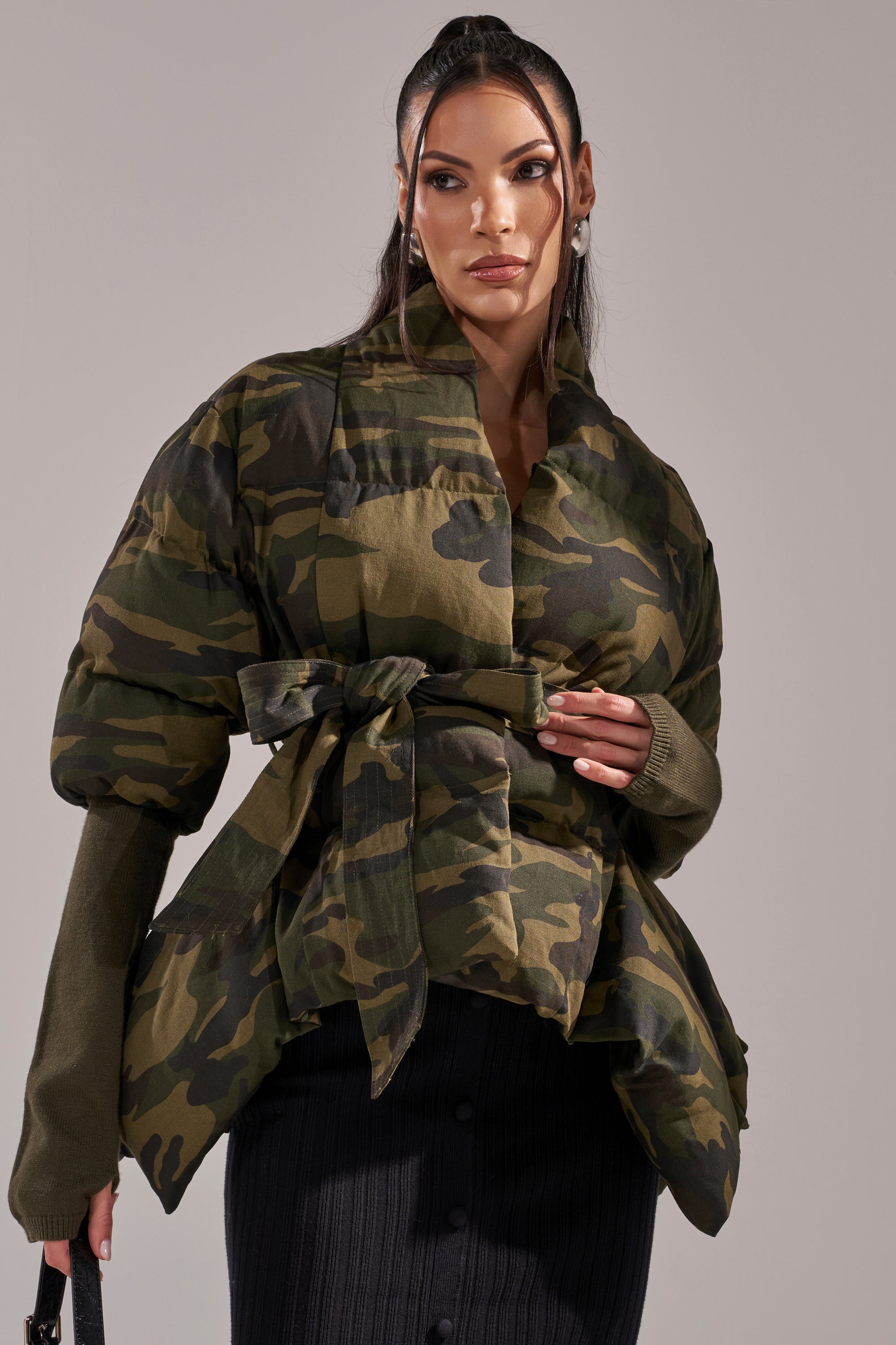 RIB SLEEVE PEPLUM PUFFER IN CAMO
