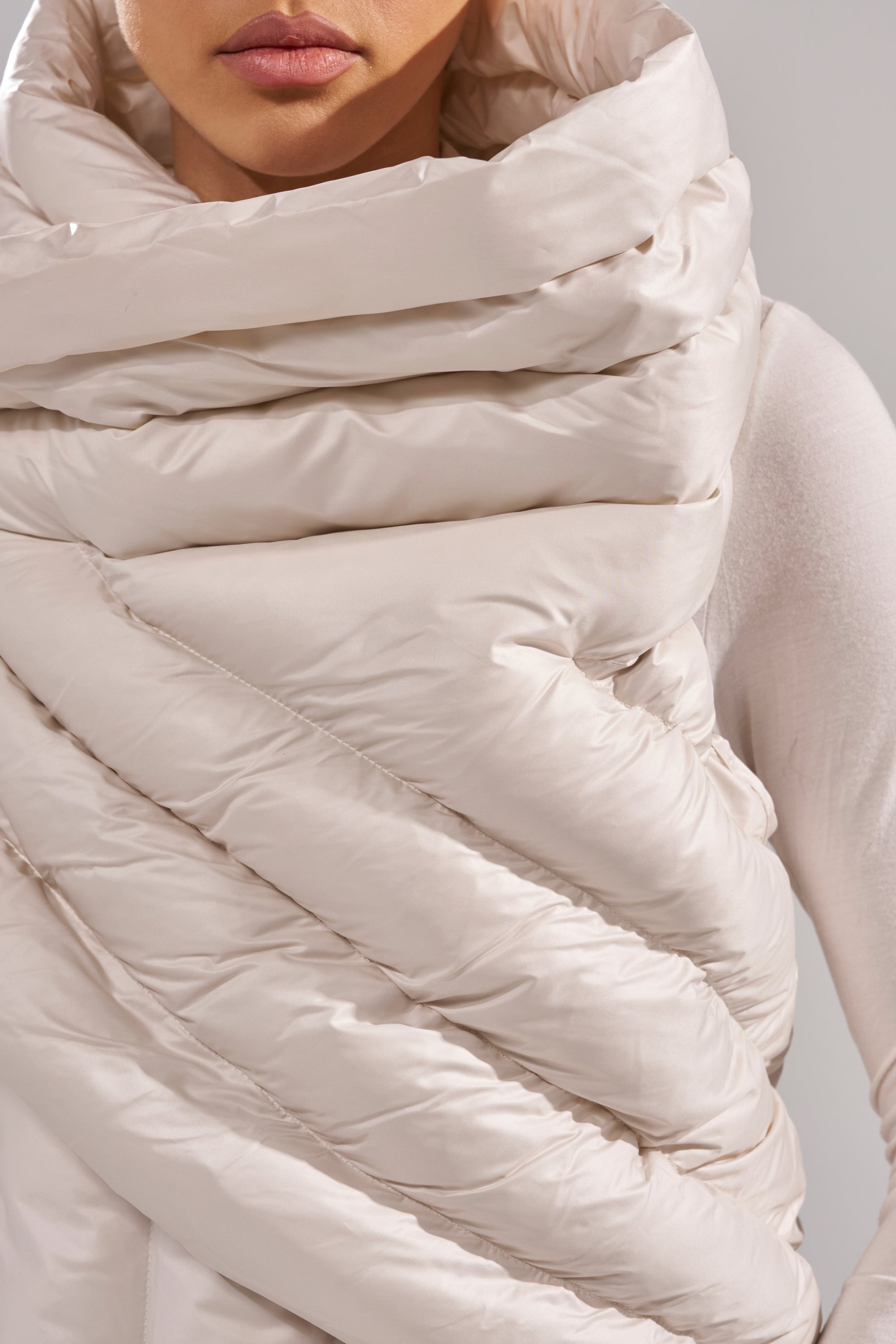 FOR THE DRAMA PUFFER VEST IN IVORY