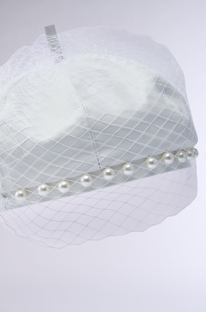 EDITORIAL BERET