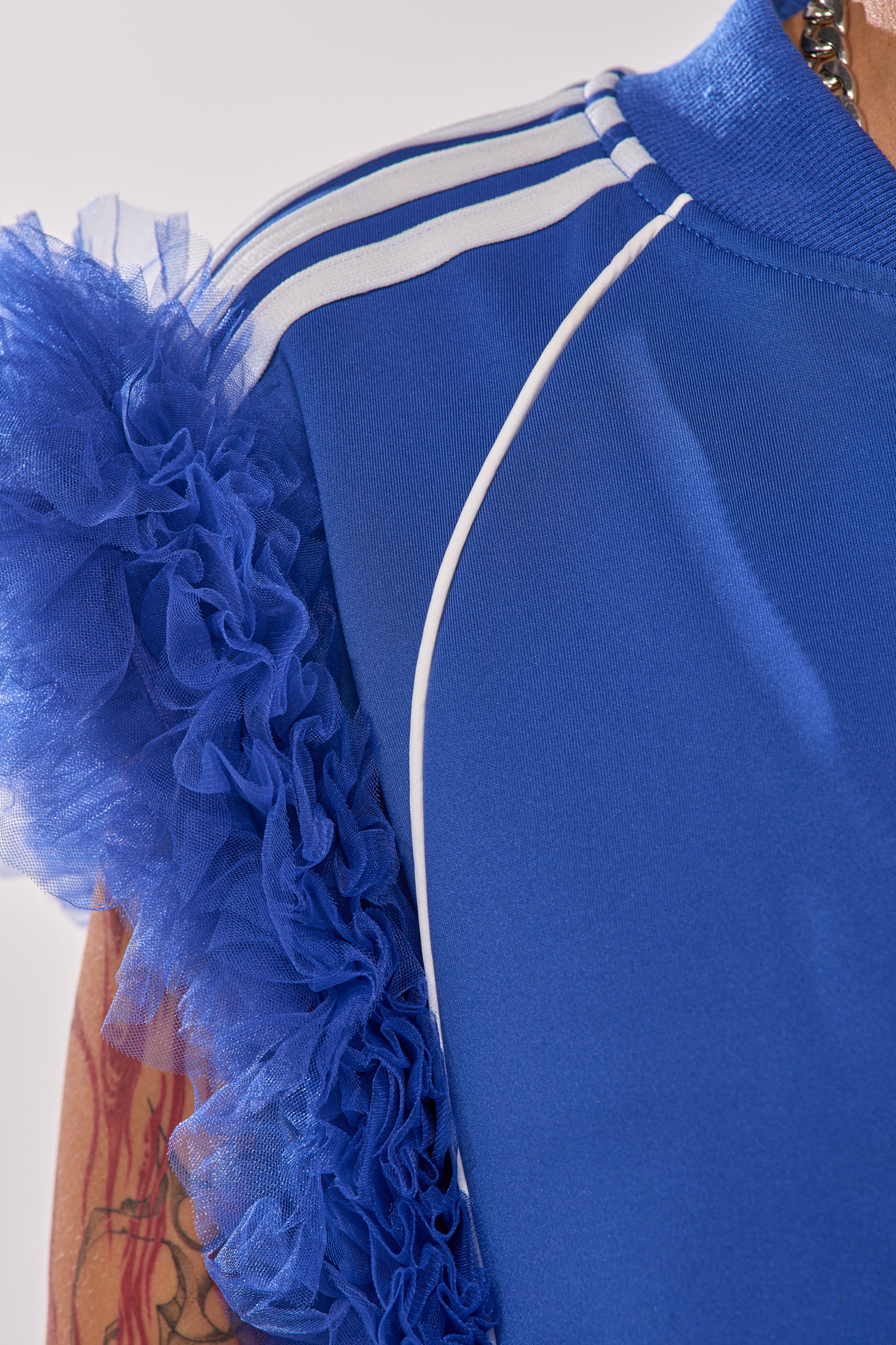 MODERN JAM SWEATSHIRT WITH TULLE IN ROYAL BLUE