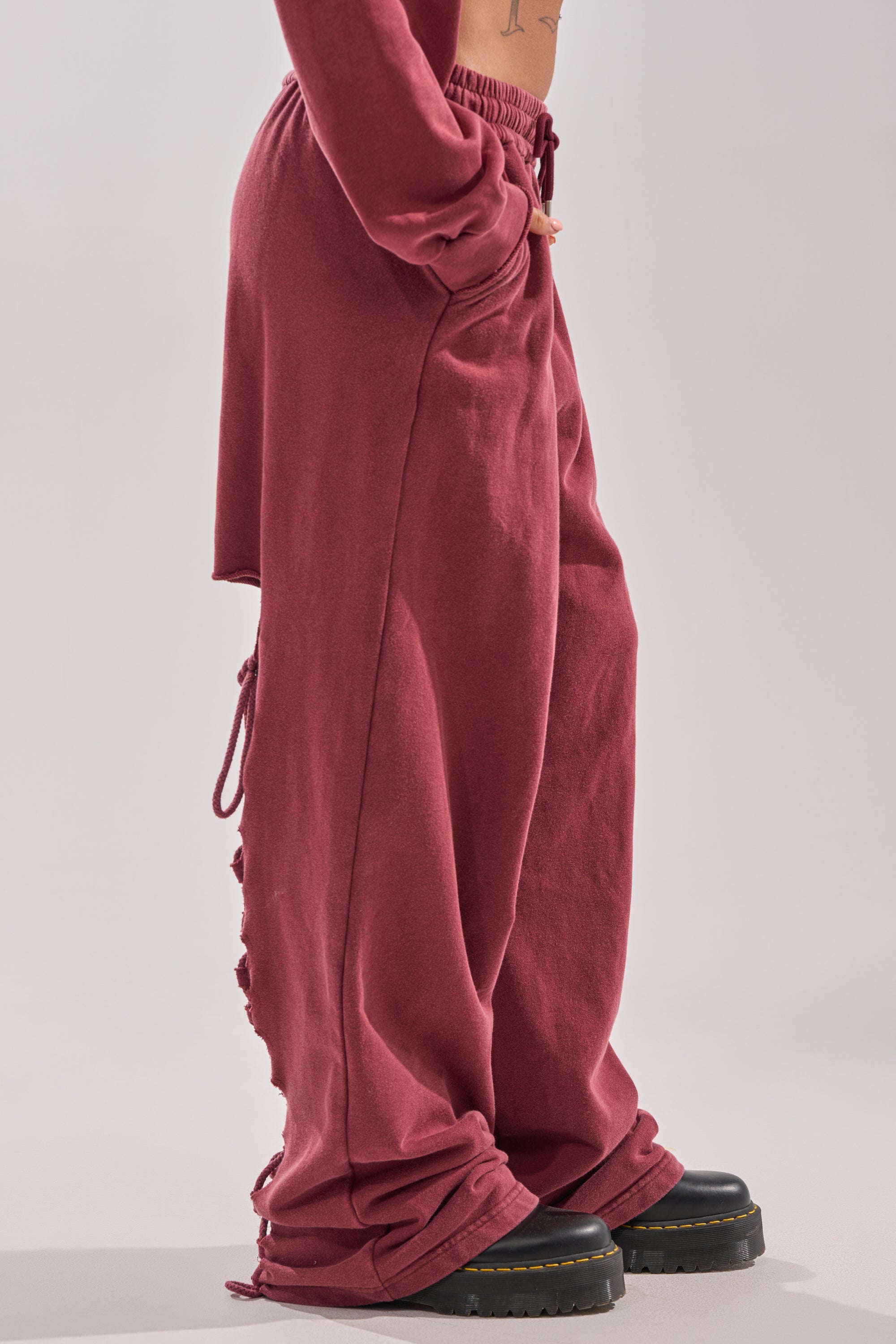 LACED UP FOR GOOD JOGGER IN PLUM