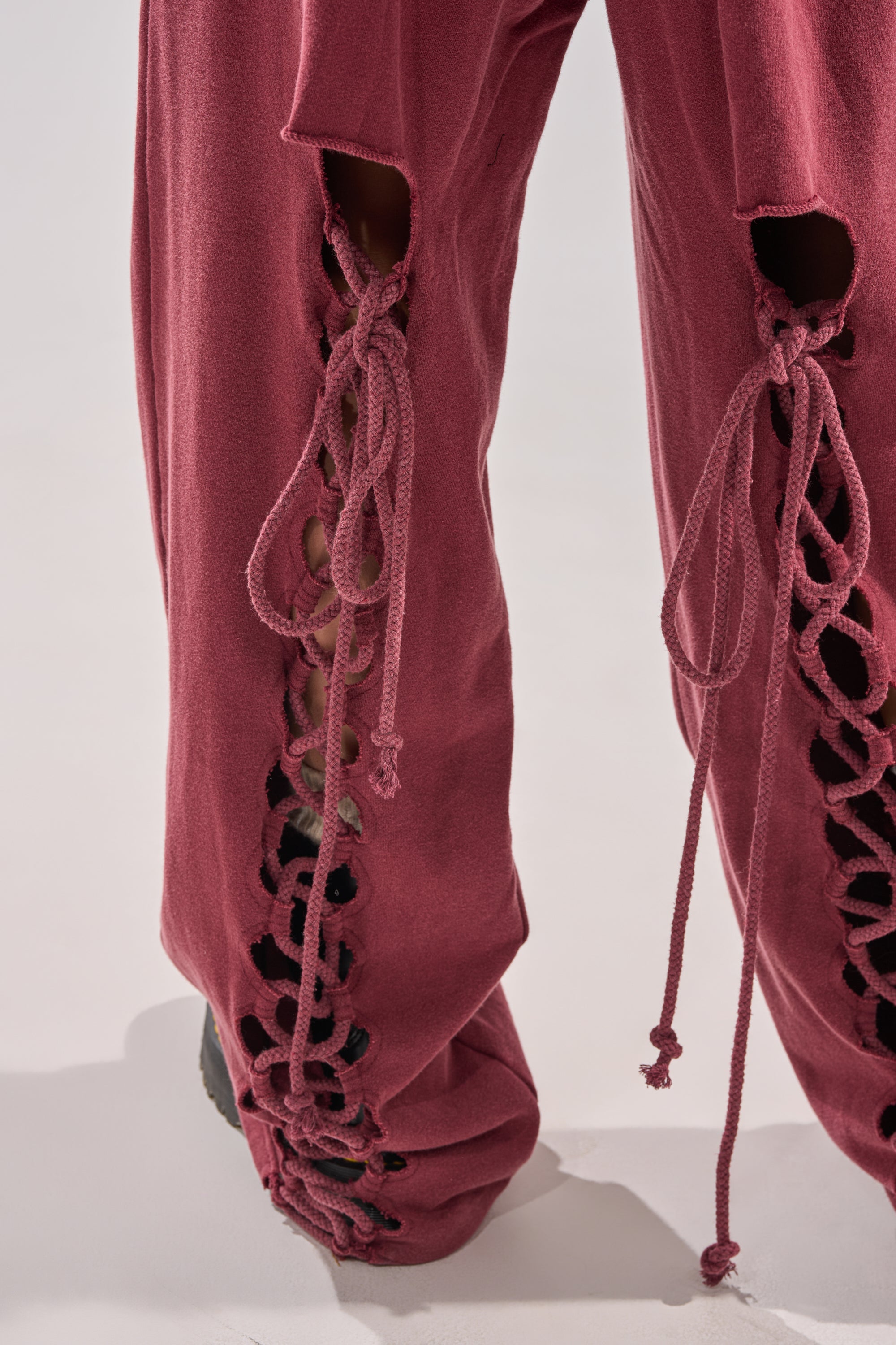 LACED UP FOR GOOD JOGGER IN PLUM
