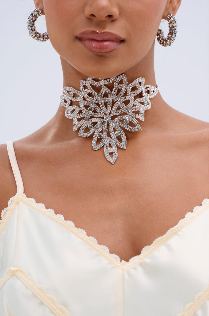 MY LIFE IS ART CHOKER