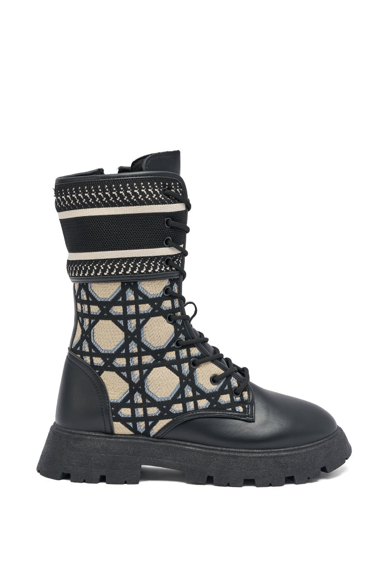 AMADA CANVAS PRINT COMBAT BOOT