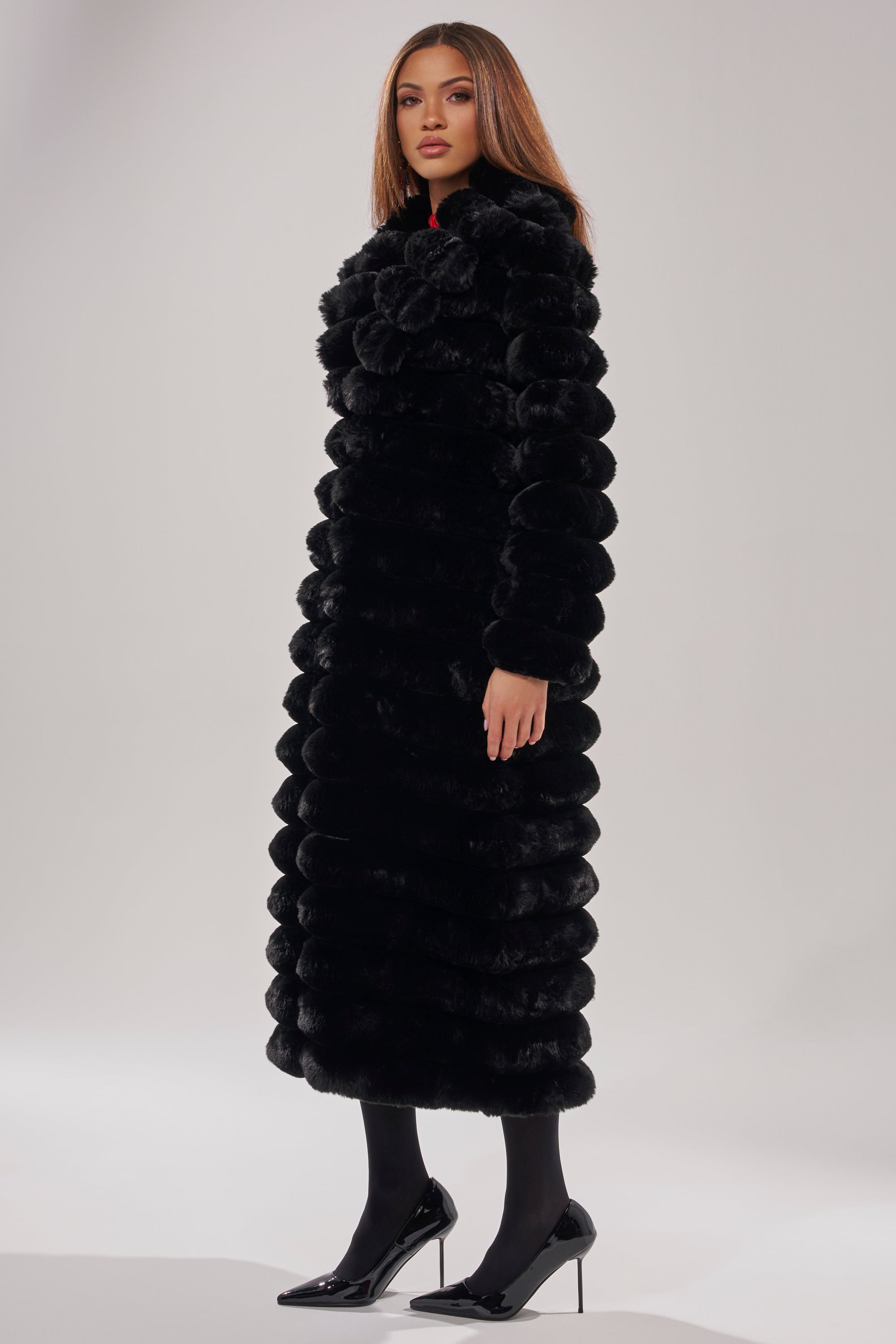 MAXI POPCORN FAUX FUR IN BLACK
