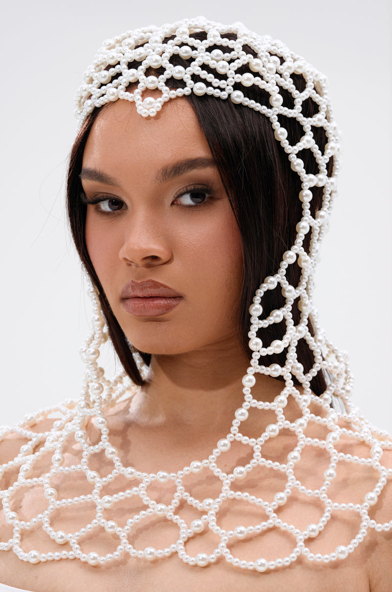 ELEGANT VIBES PEARL HEADPIECE