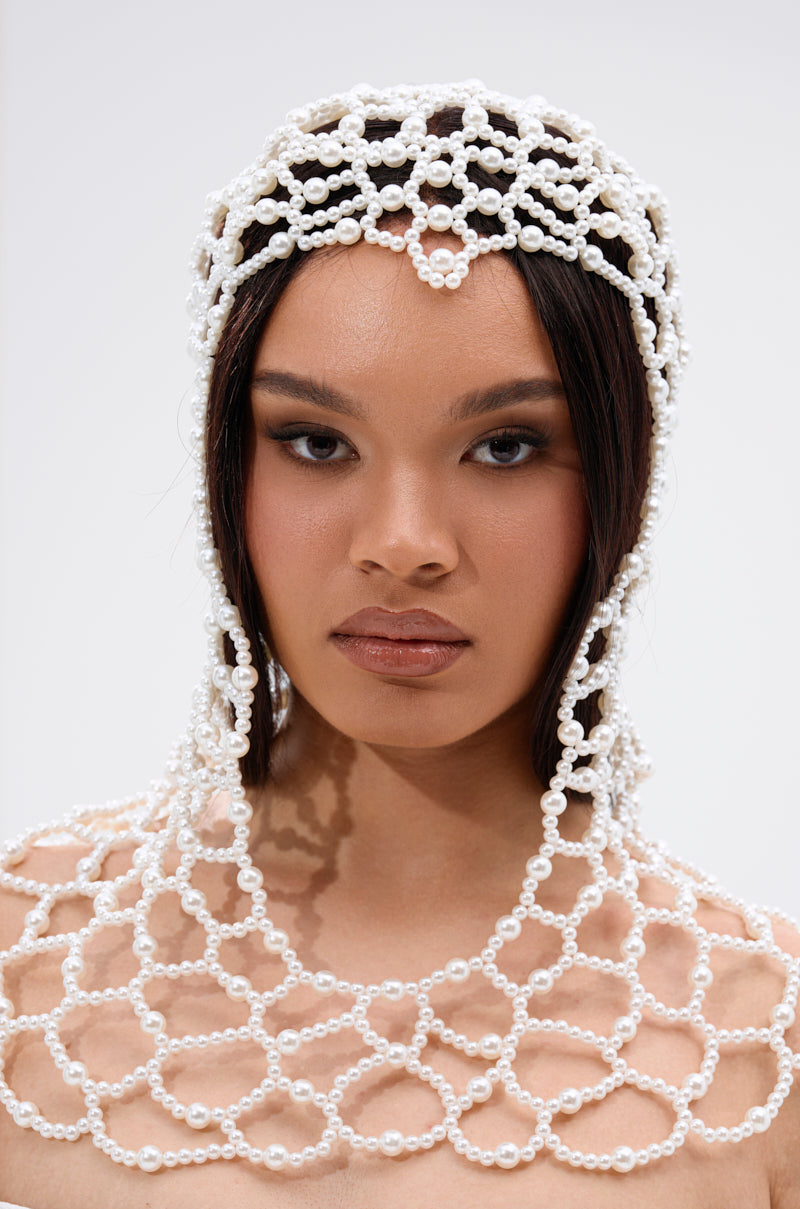 ELEGANT VIBES PEARL HEADPIECE