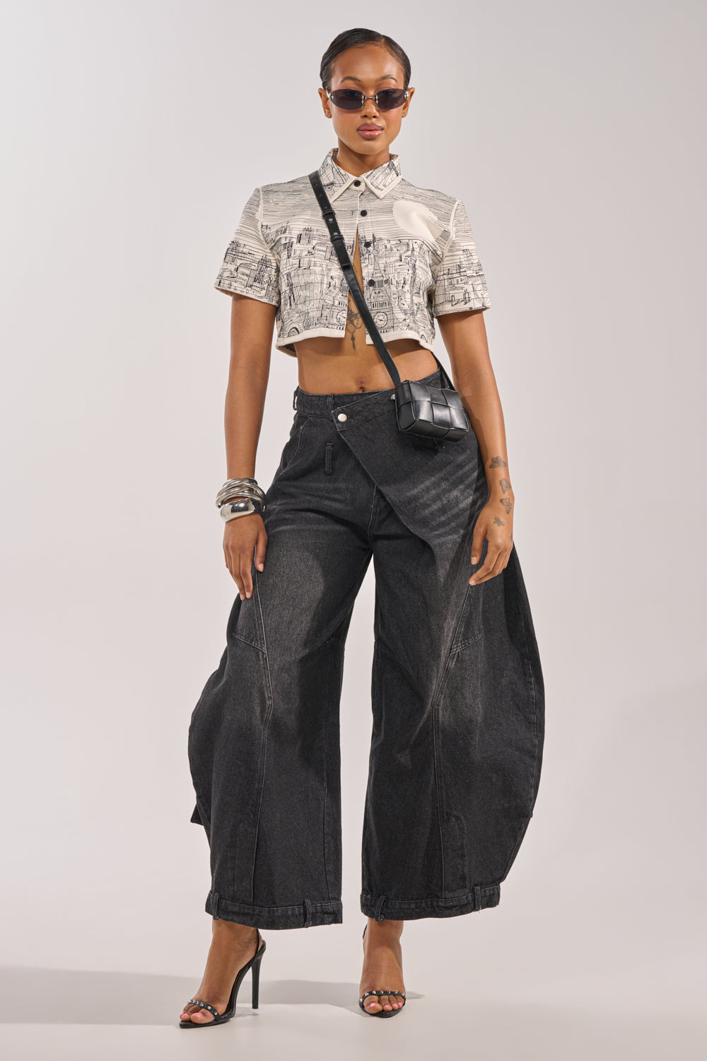 IZZY RELAXED DENIM IN BLACK WASH