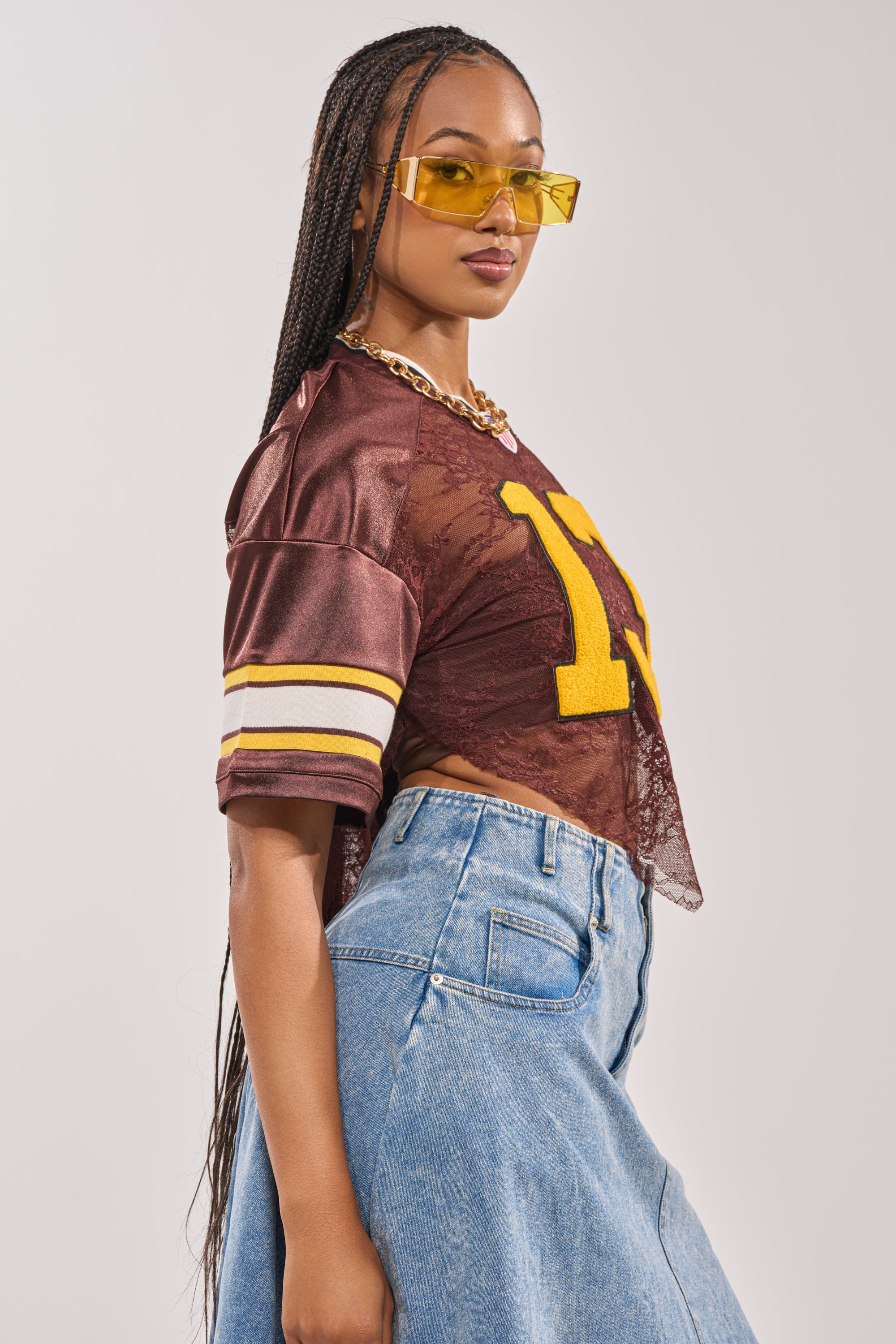 LUCKY LACE JERSEY TOP IN BROWN