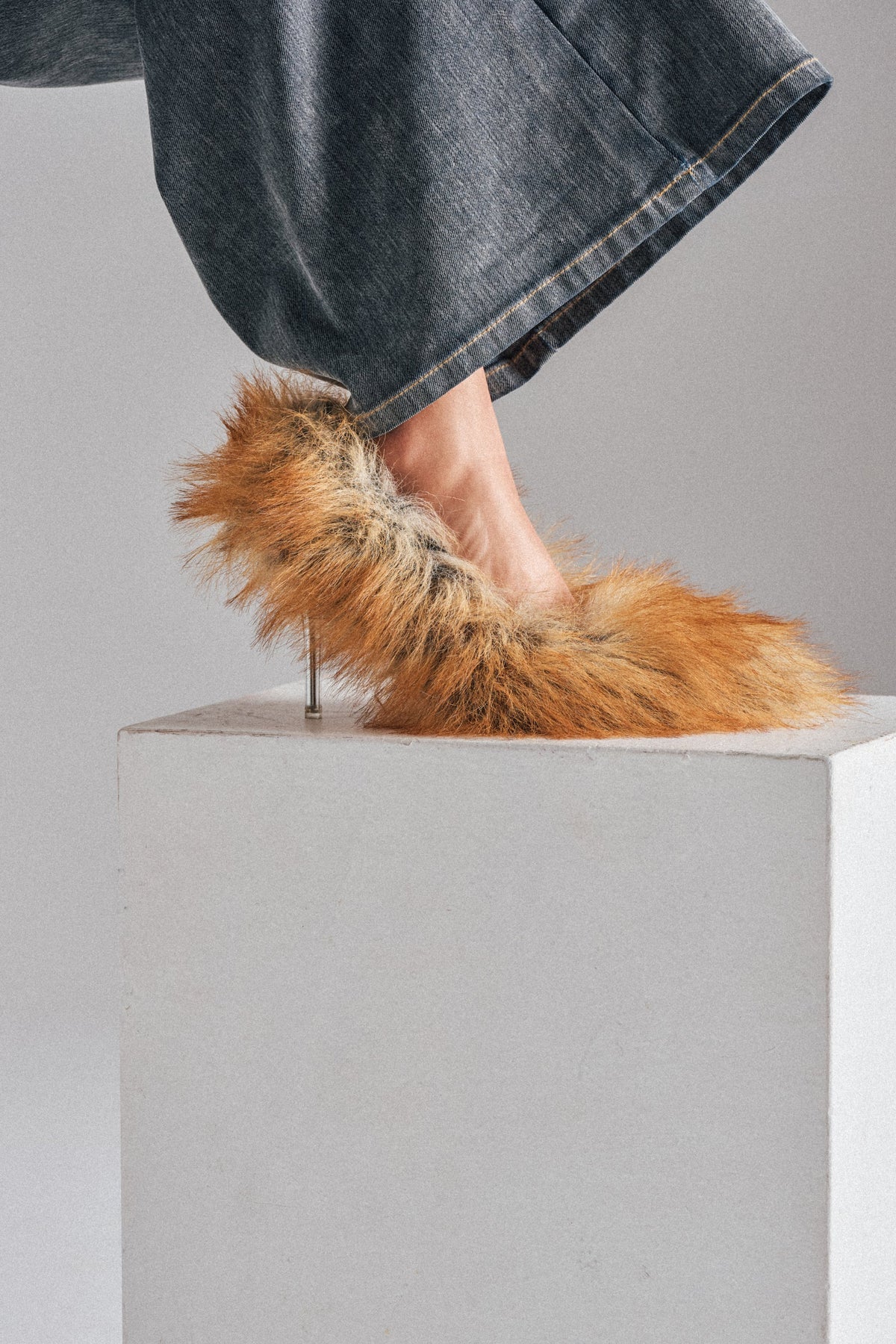 AZALEA WANG JAMEECK TAN FUR PUMP