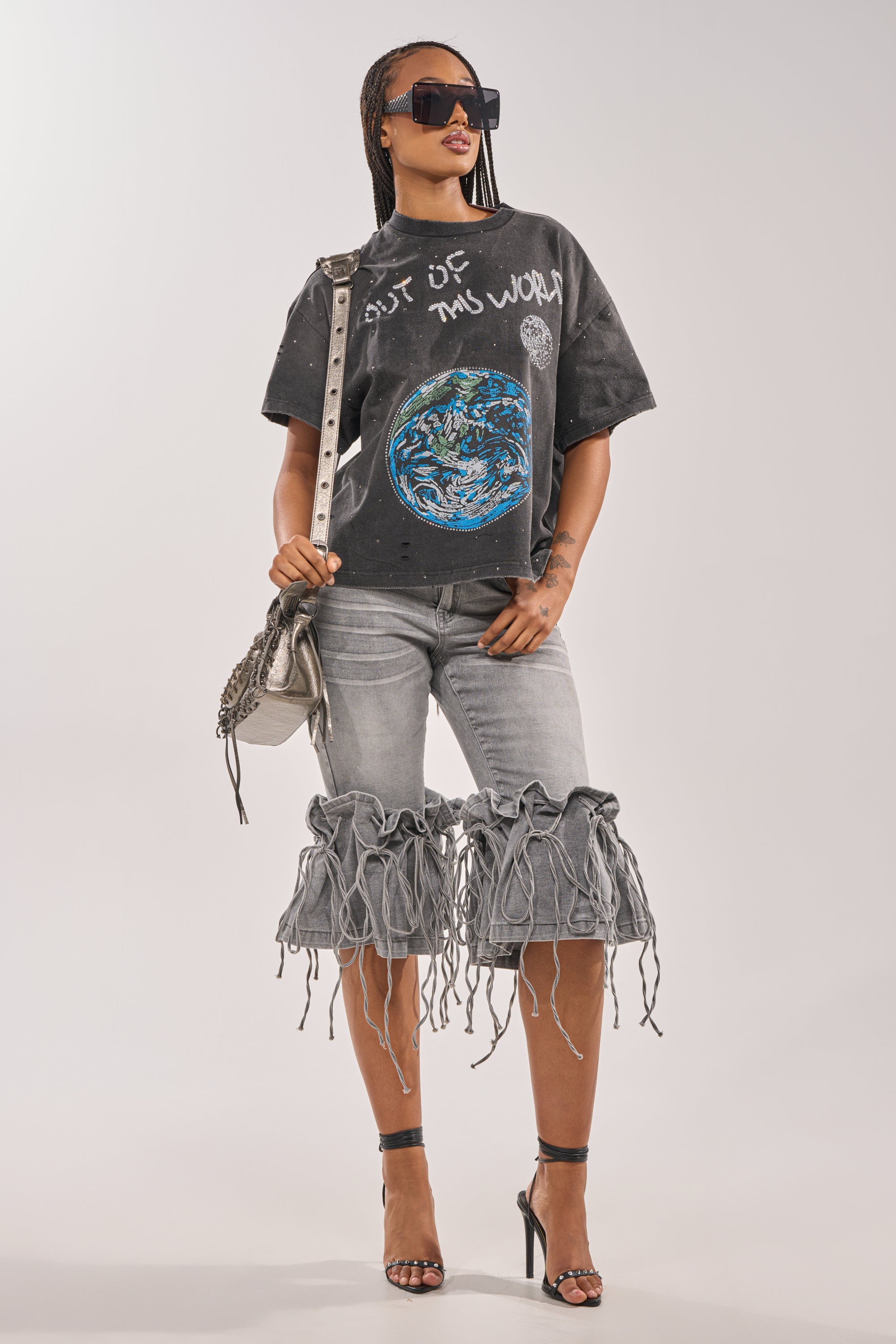 OUT OF THIS WORLD GRAPHIC TEE