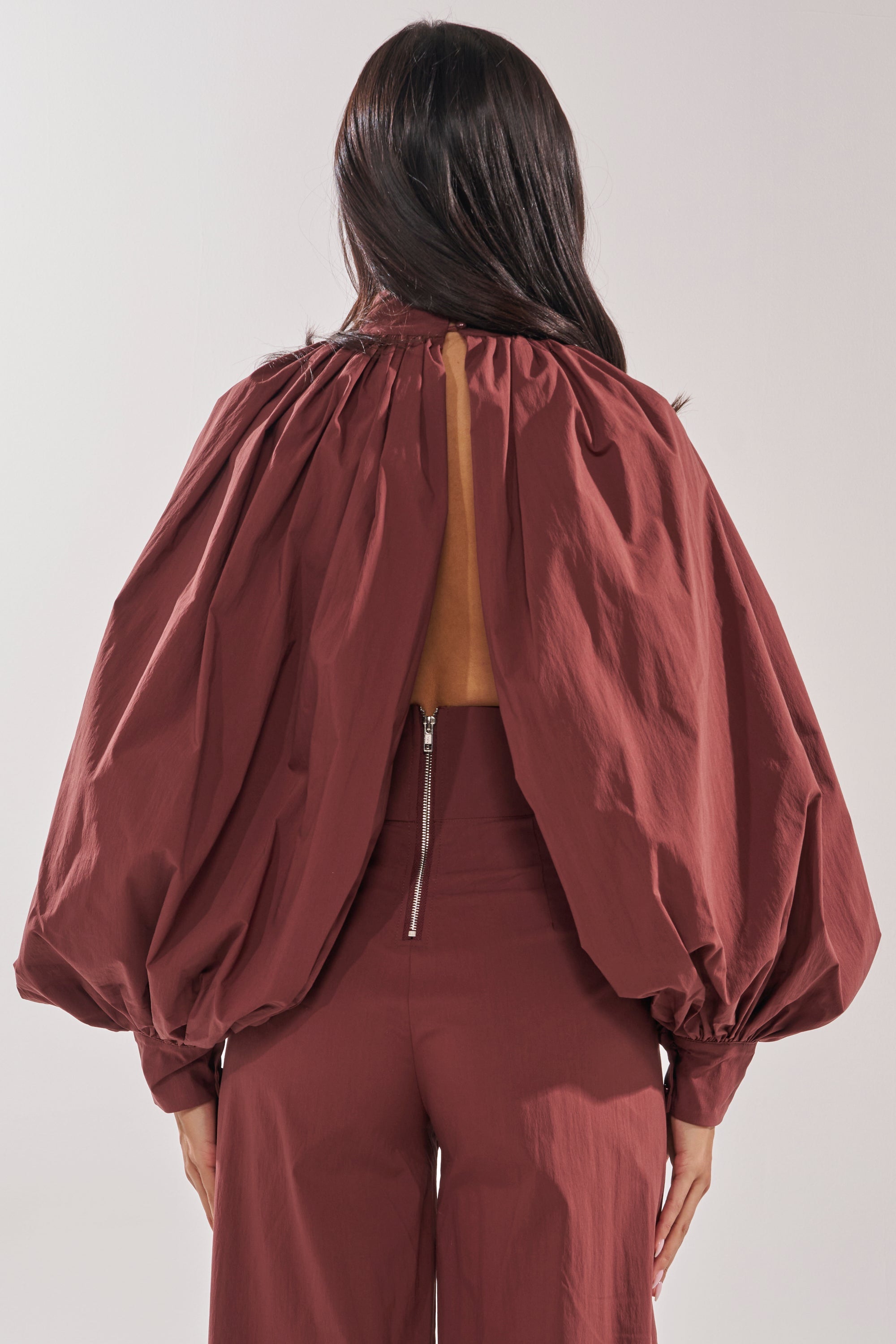 GOLD COAST BALLOON SLEEVE BLOUSE IN BROWN