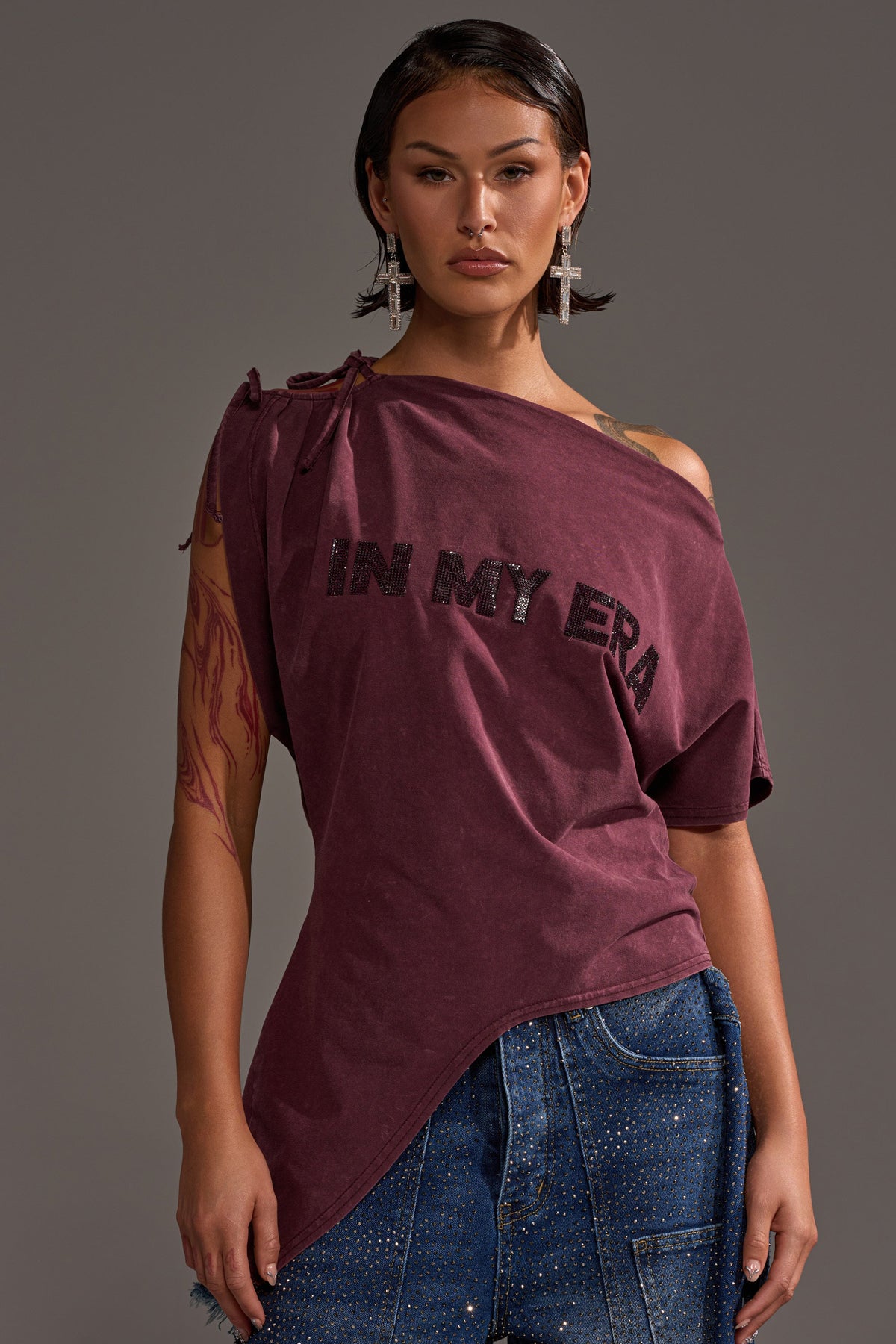 IN MY ERA OFF-THE-SHOULDER TEE
