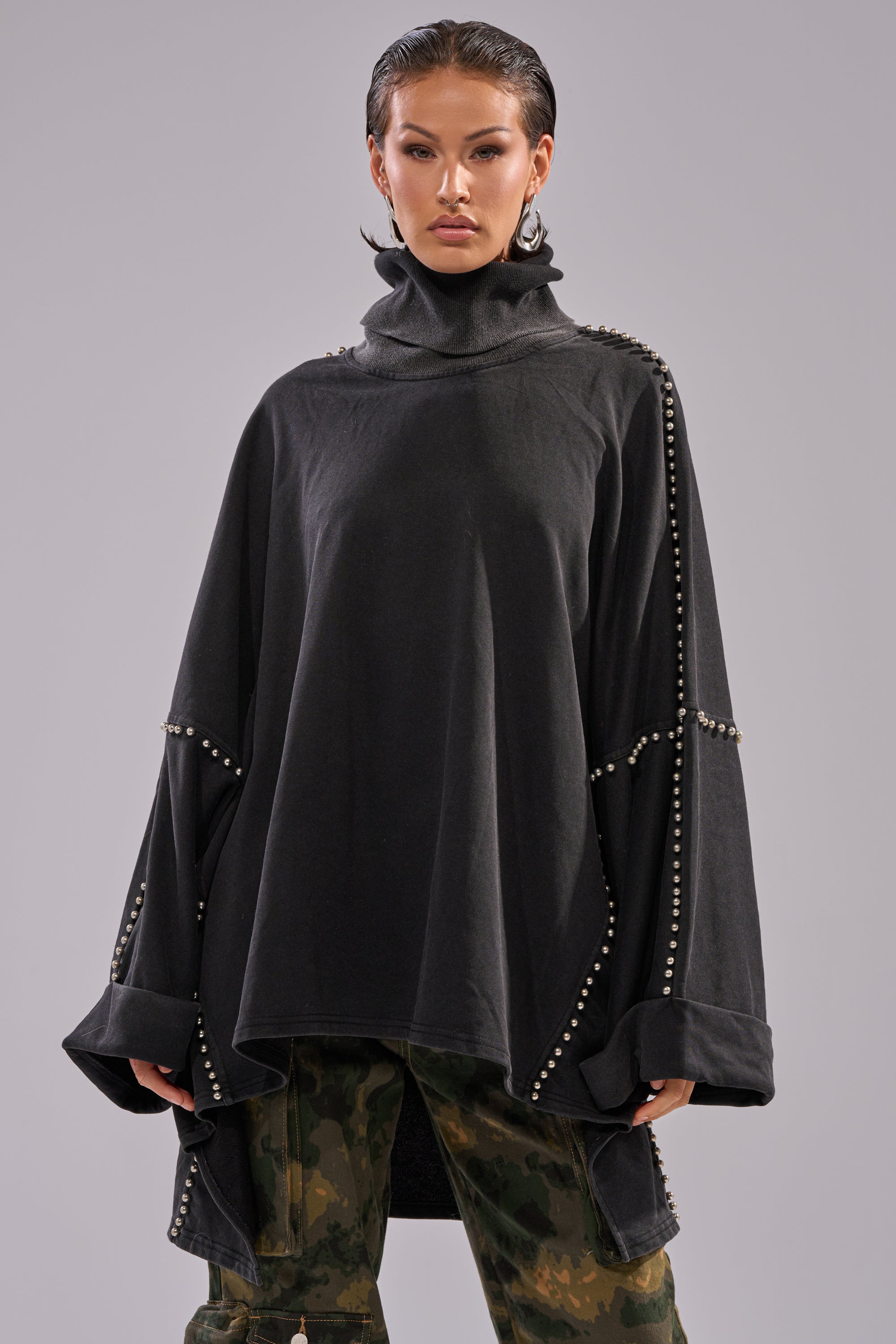 OVER IT TURTLE NECK OVERSIZED SWEATSHIRT