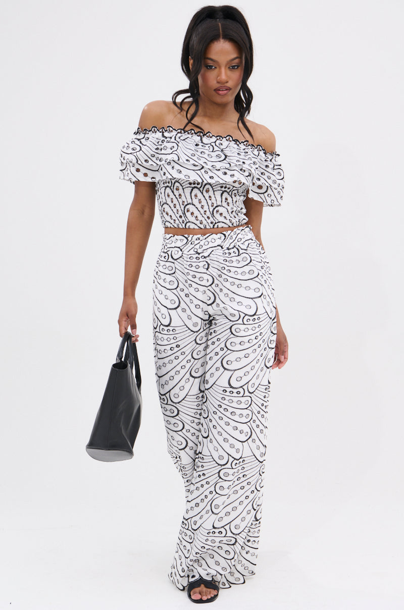 SET YOU FREE OFF THE SHOULDER BLOUSE
