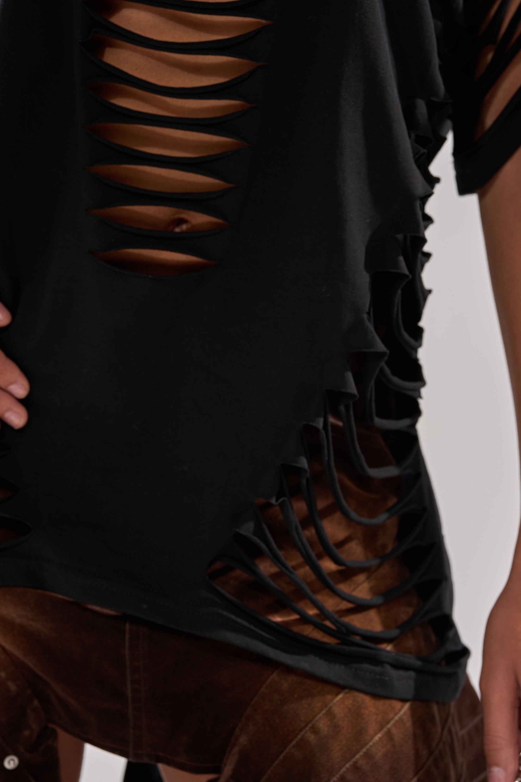 SLASHED UP OVERSIZED SHORT SLEEVE TEE IN BLACK