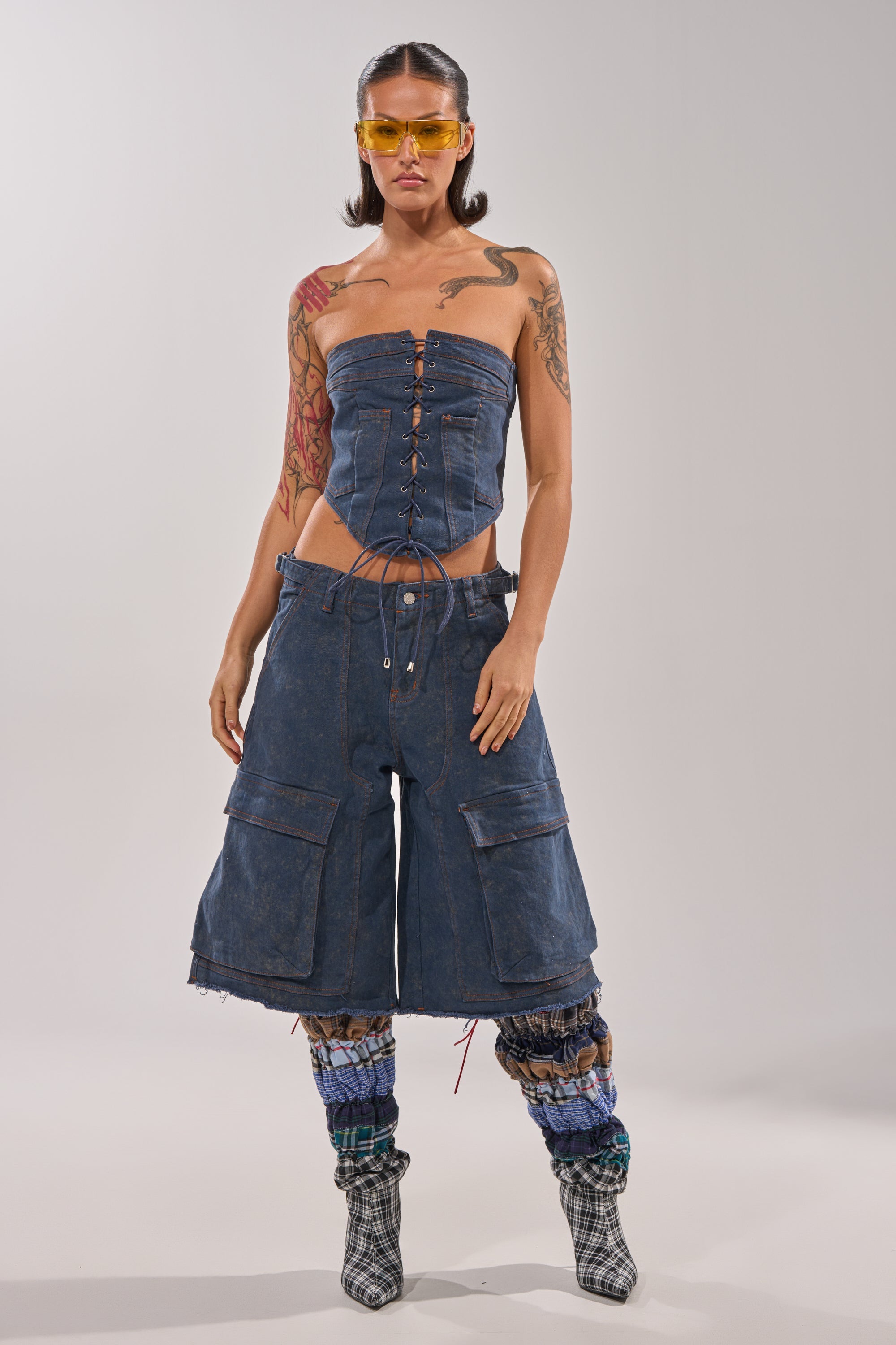 BOLD LACE UP CORSET