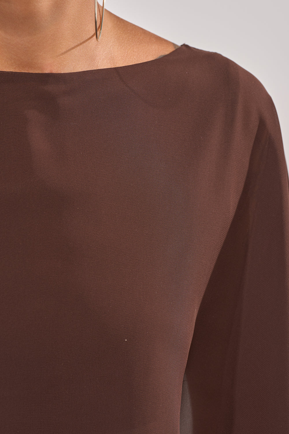 IT GIRL BLOUSE IN BROWN