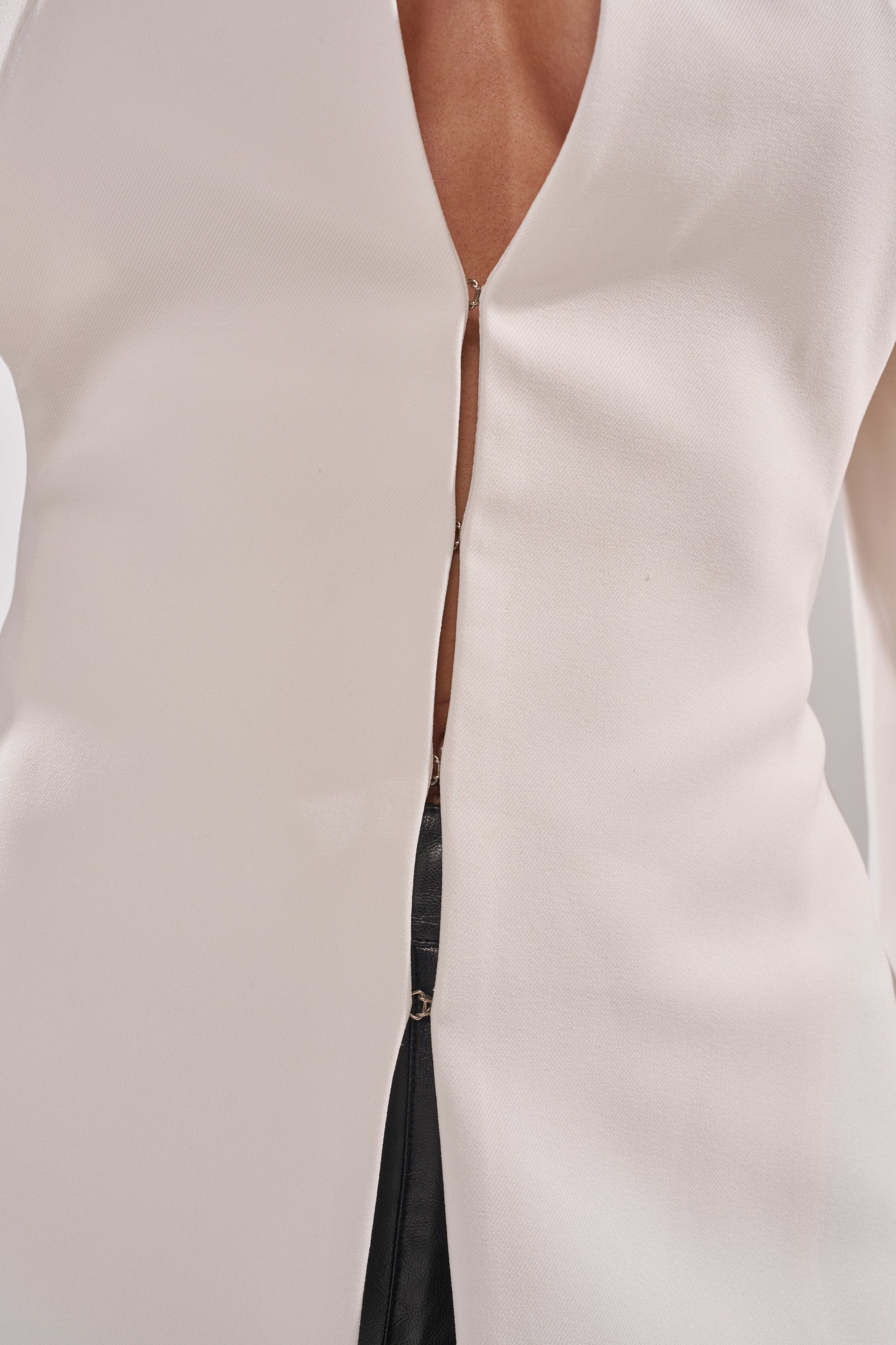 WHEREVER YOU ARE CUTOUT TRENCH IN WHITE