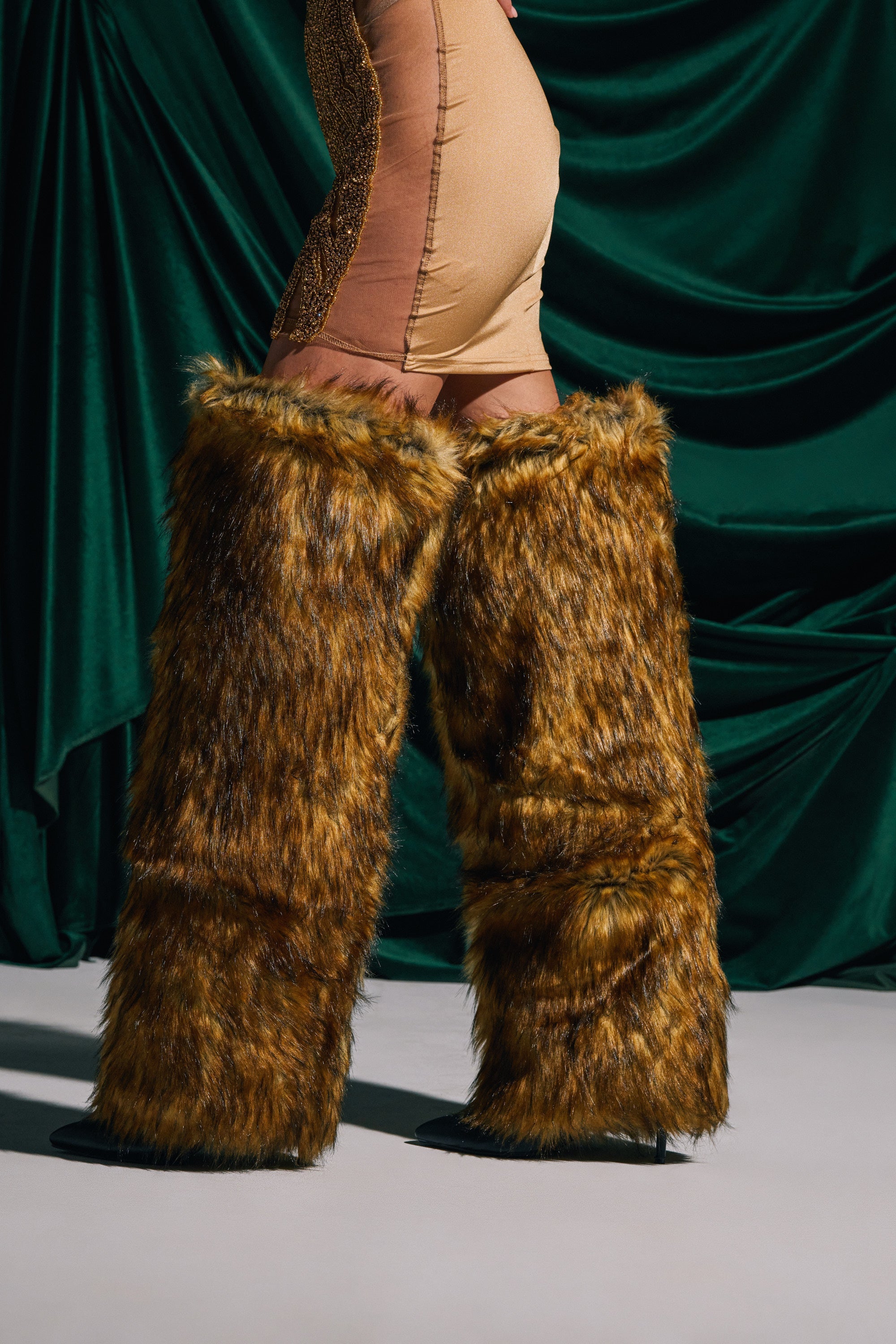 AZALEA WANG LANGLEYE BROWN THIGH HIGH FUR LUXE BOOT