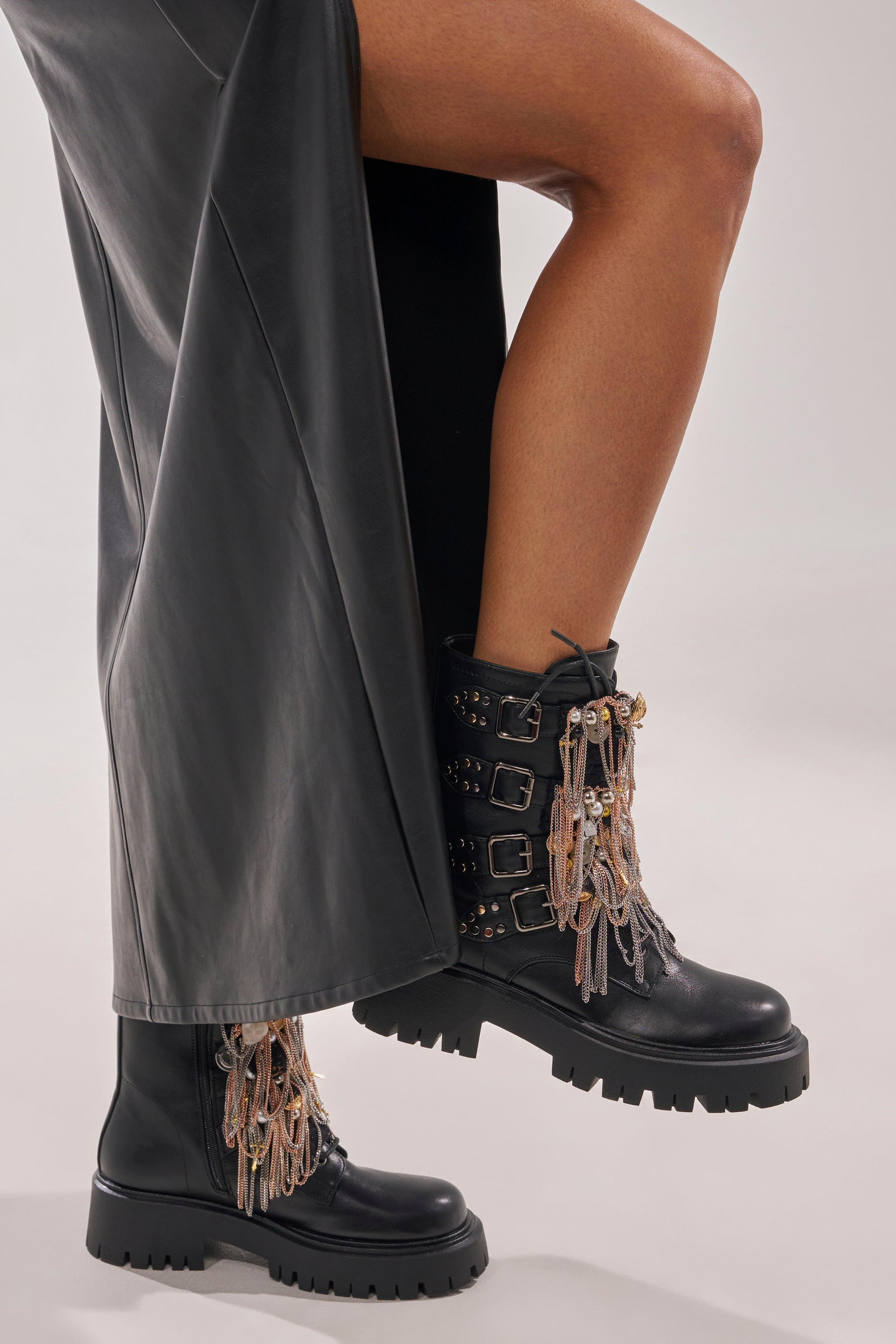 AZALEA WANG MEGUMI BLACK METAL HARDWARE COMBAT BOOTIE