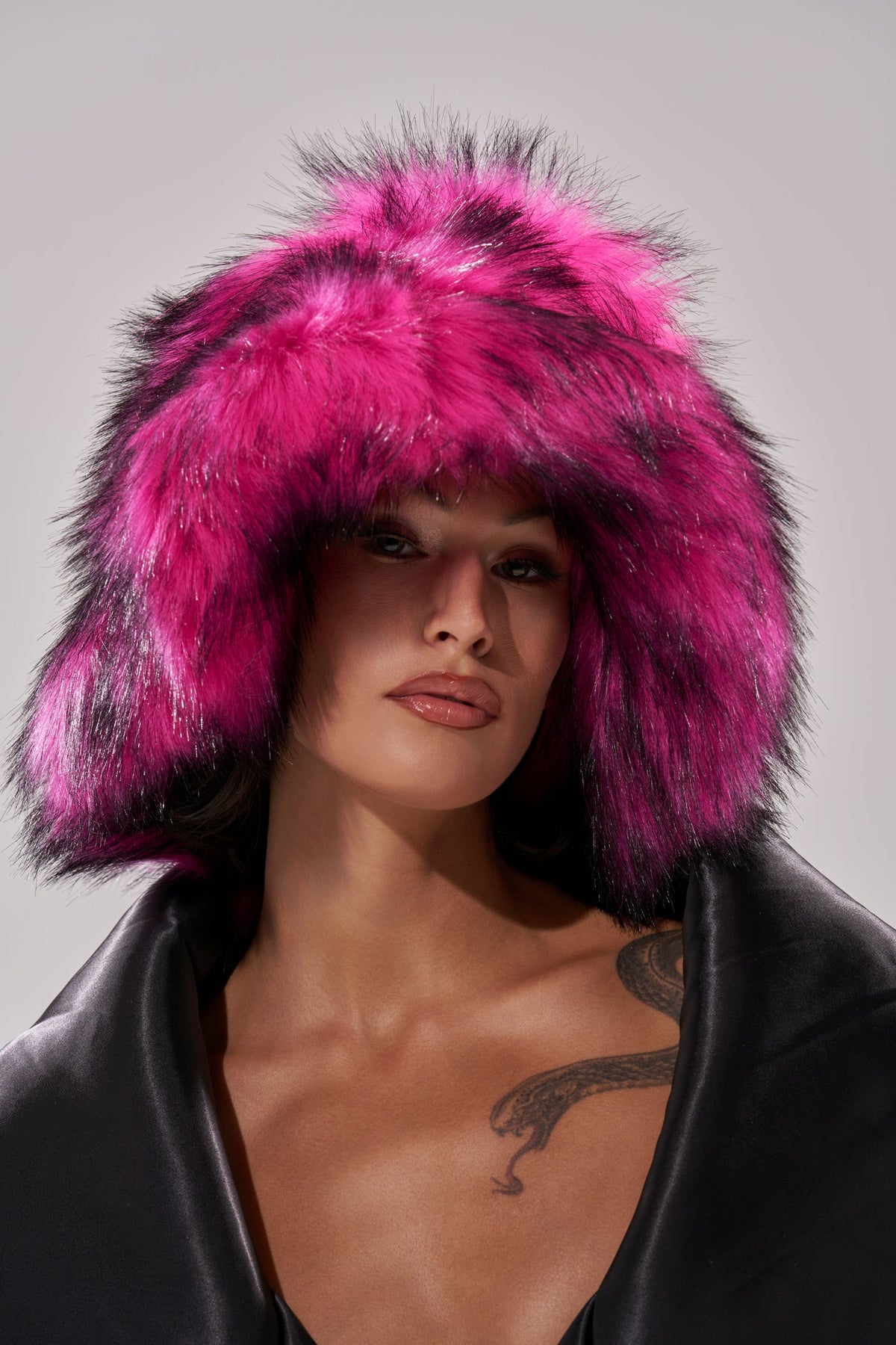 HOTTIE FAUX FUR BUCKET HAT