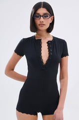 LAUREN SEAMLESS ROMPER WITH LACE