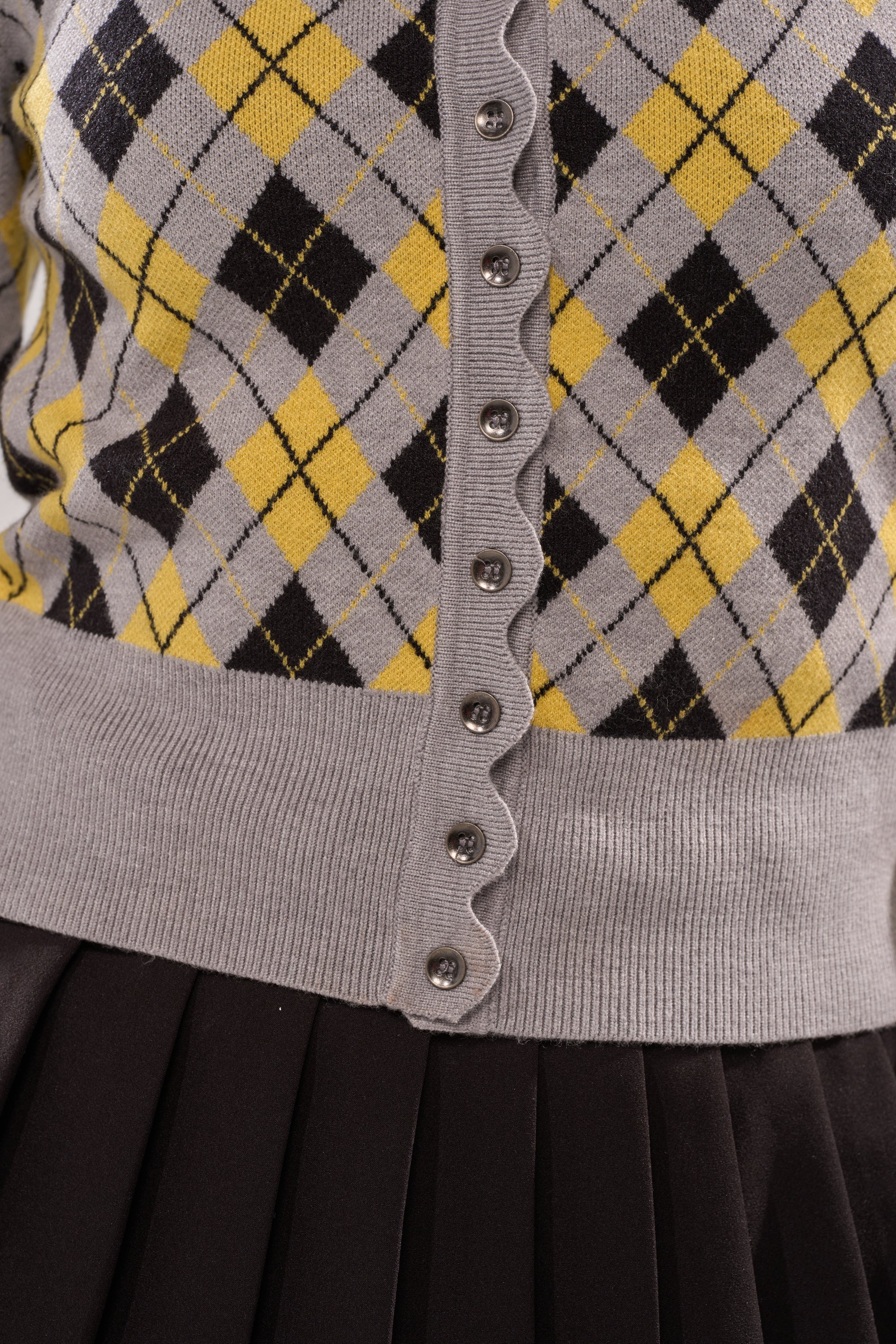 GUESS WHAT PLAID CARDIGAN