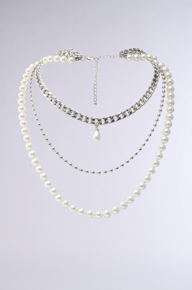 GLAM LIFE LAYERED NECKLACE