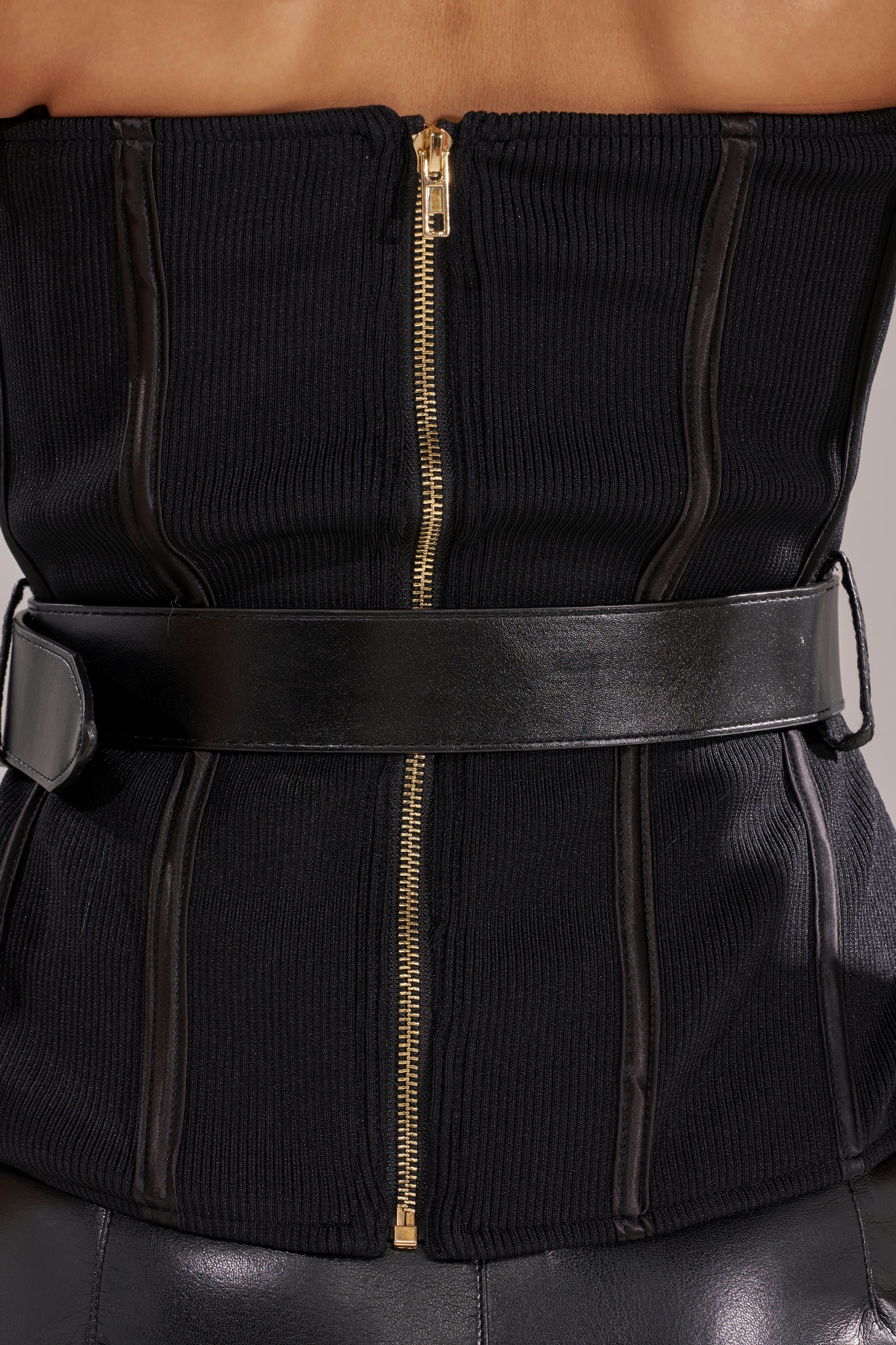 CLASSY GIRL FAUX LEATHER CORSET