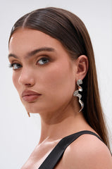TOO WAVY EARRING IN SILVER