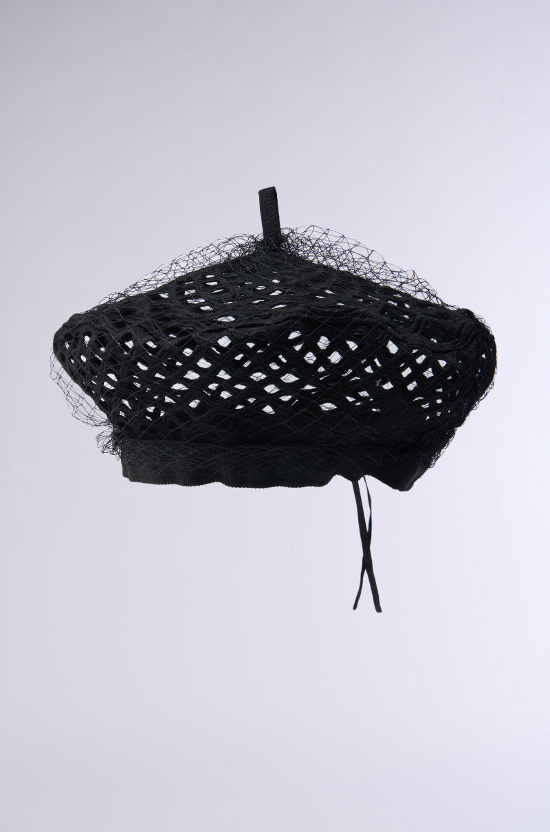 TOO EDITORIAL CUTOUT BERET