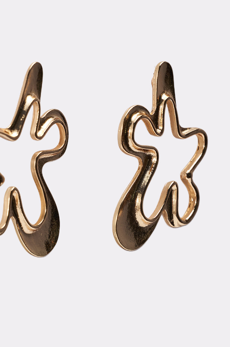 VIC EARRING