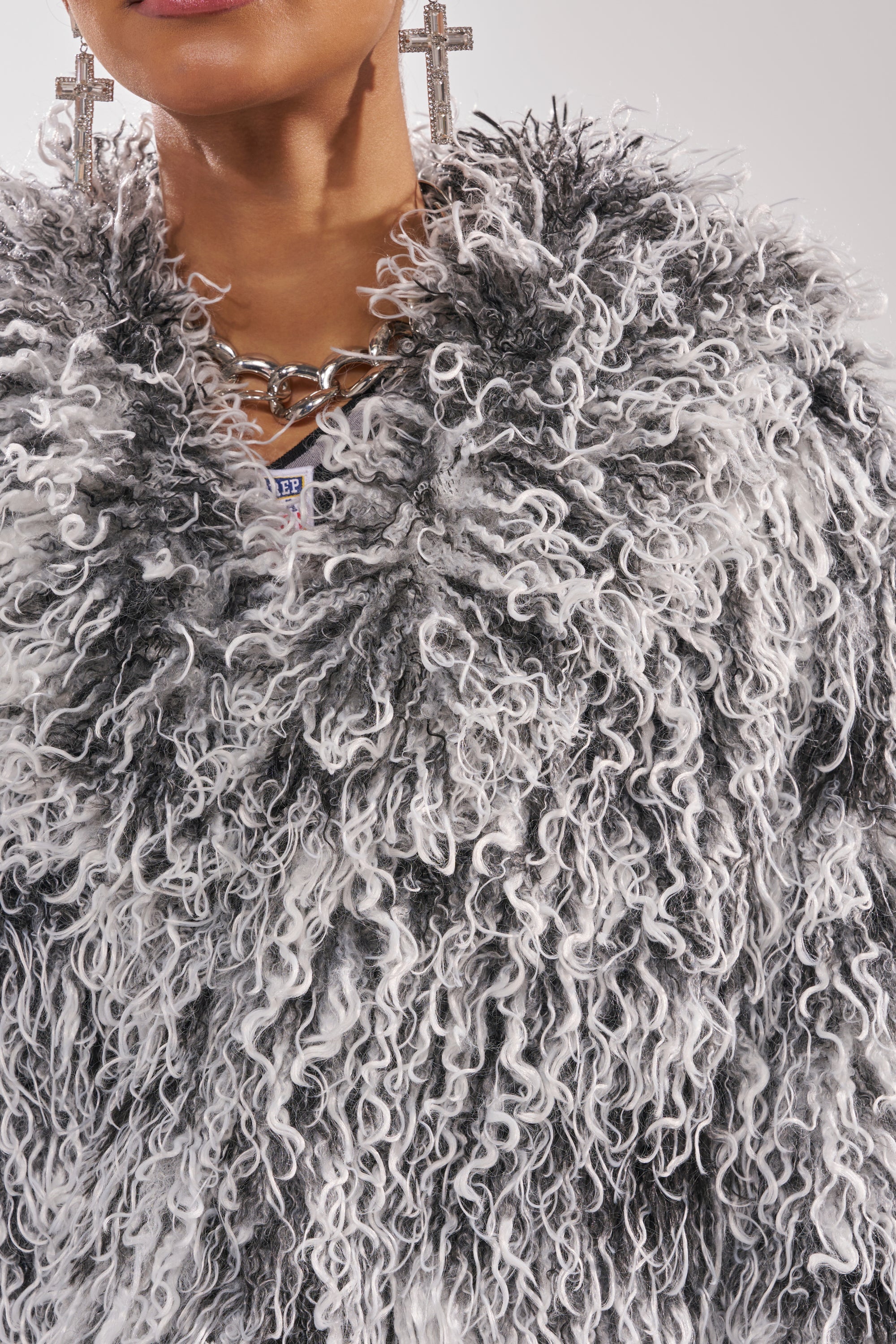 RENDEZVOUS SHAGGY FAUX FUR