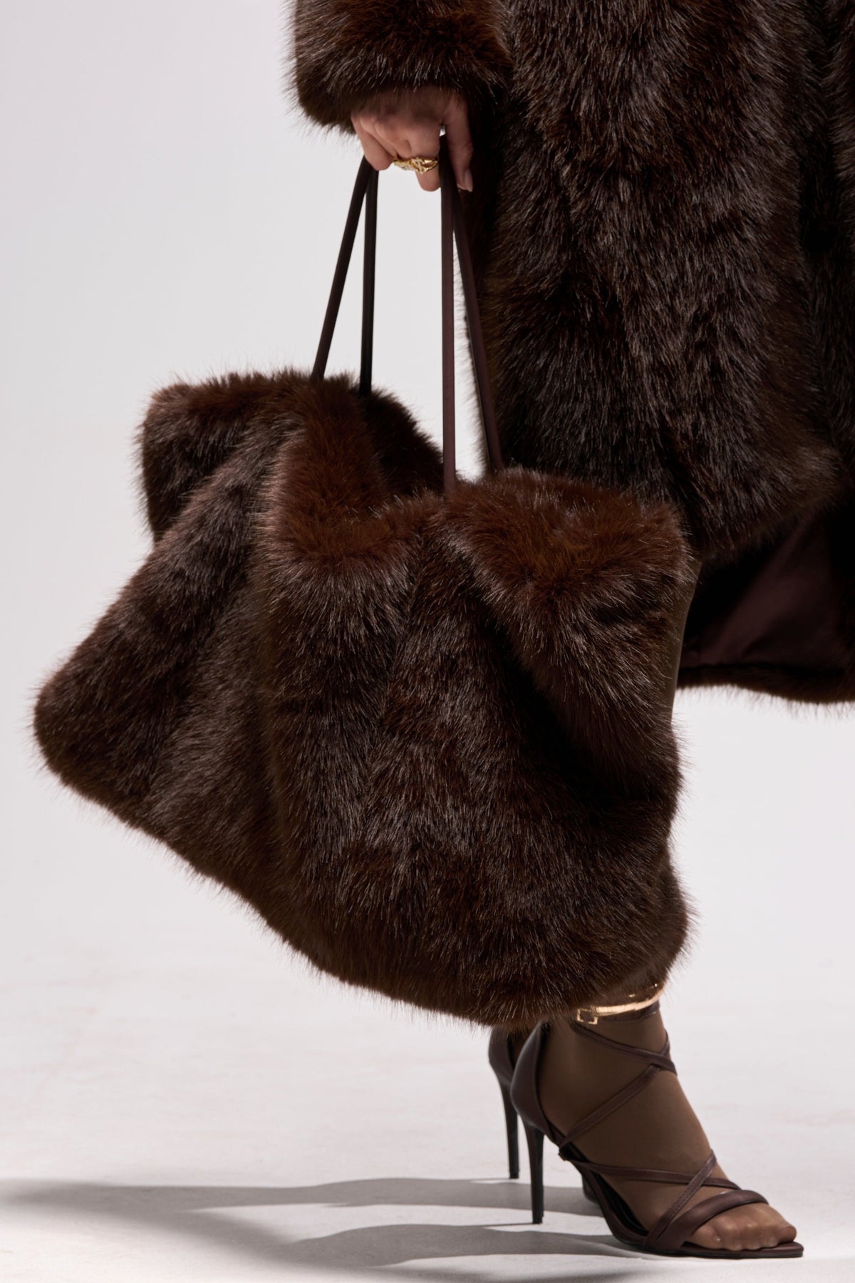 SO RICH FAUX FUR TOTE