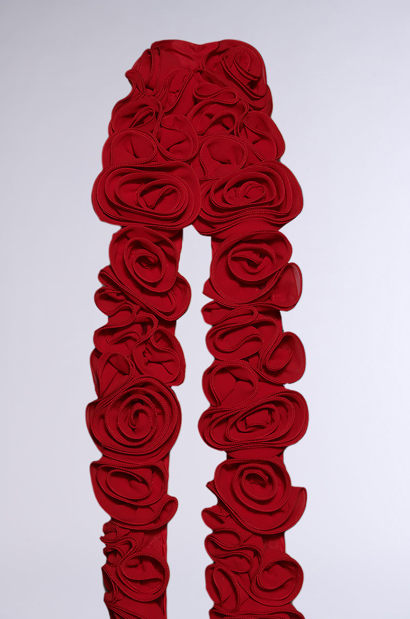 EXTREME LENGTHS ROSE NECKLACE