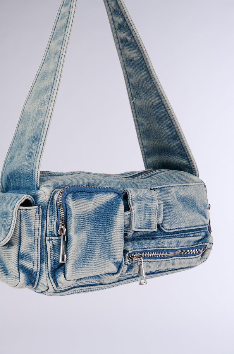 NO BLUES DENIM CARGO PURSE